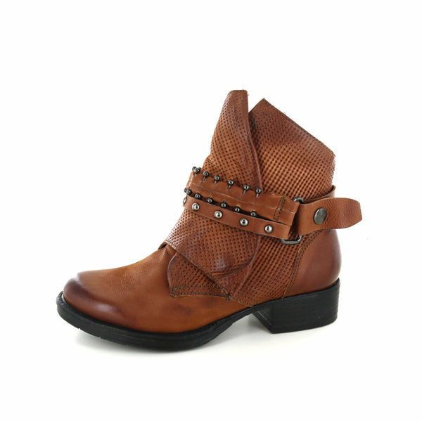 Booties, Cognac