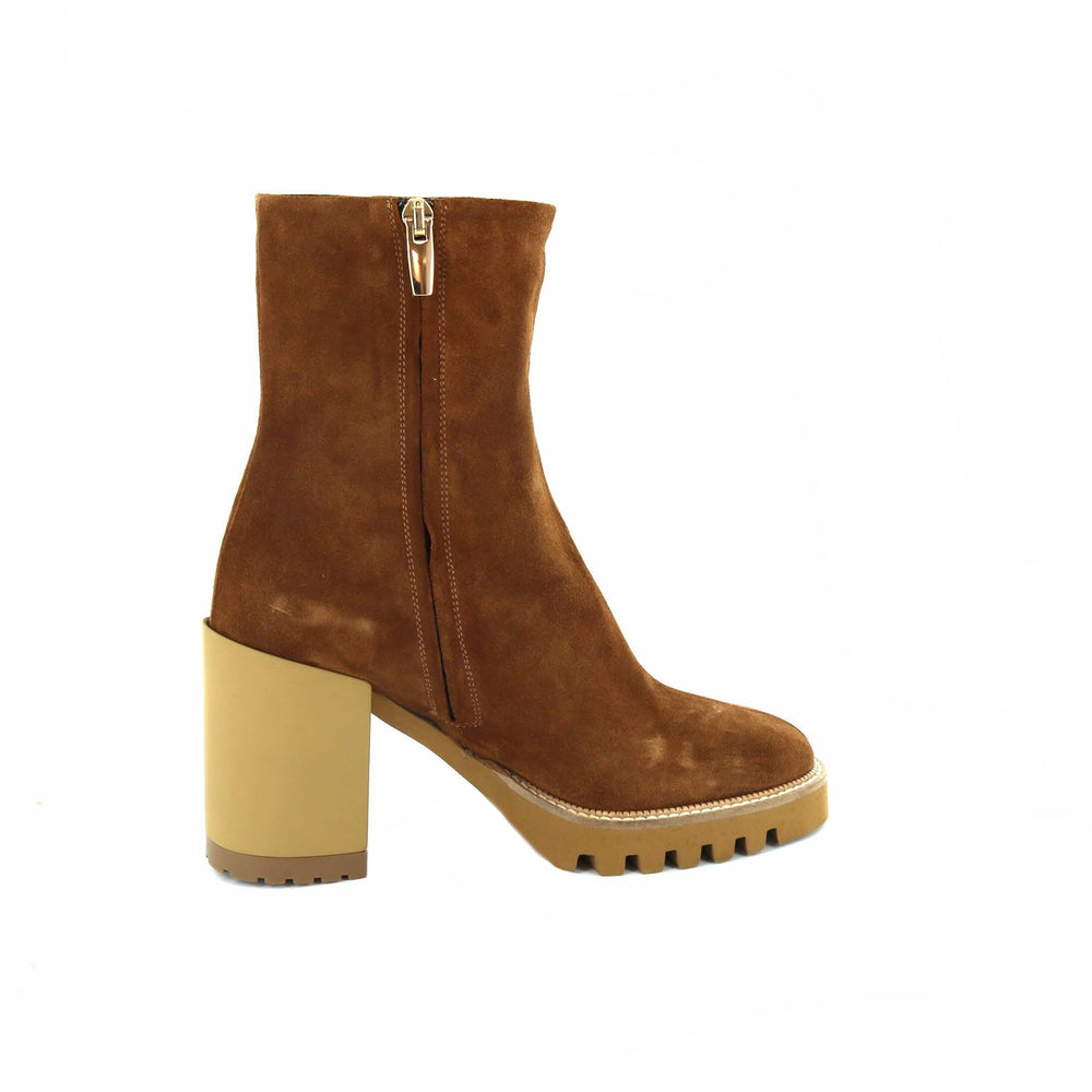 Booties, Cognac