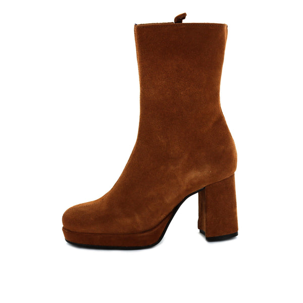 Booties, Cognac