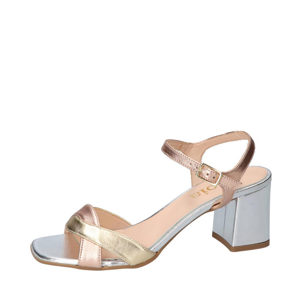 Sandalen, Goud