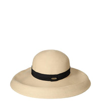 Chapeaux, Beige clair