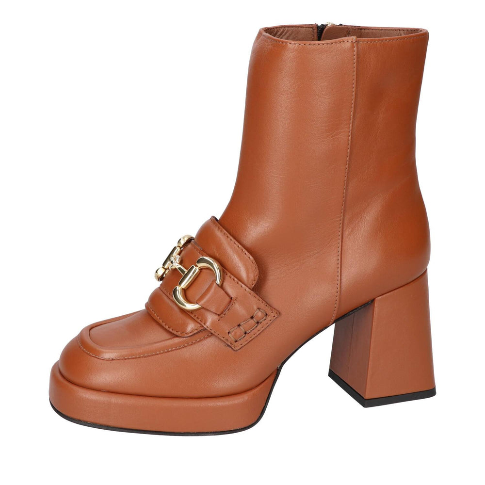 Booties, Cognac