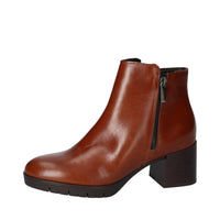 Booties, Cognac