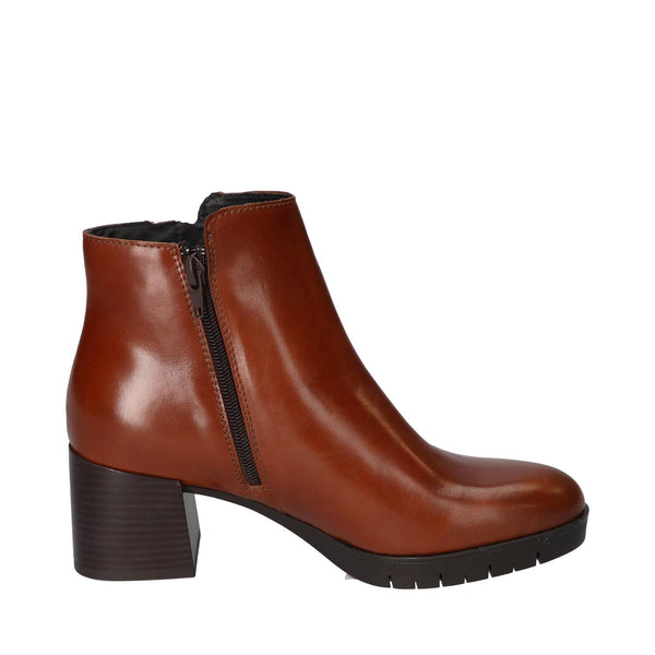 Booties, Cognac