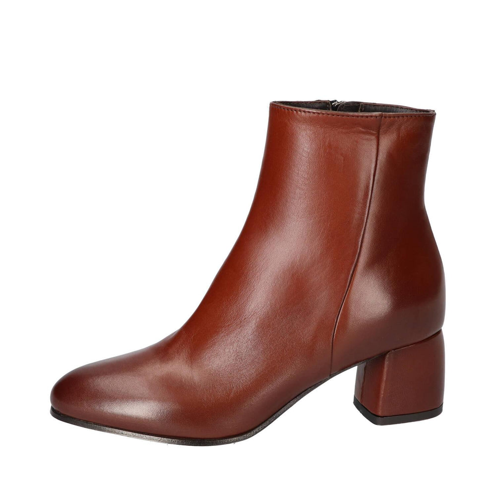 Booties, Cognac