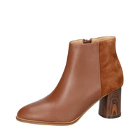 Booties, Cognac