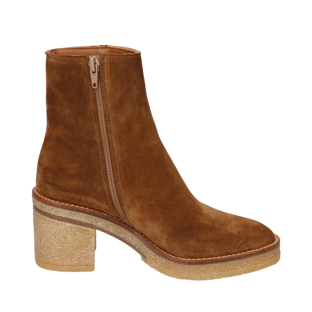 Booties, Cognac