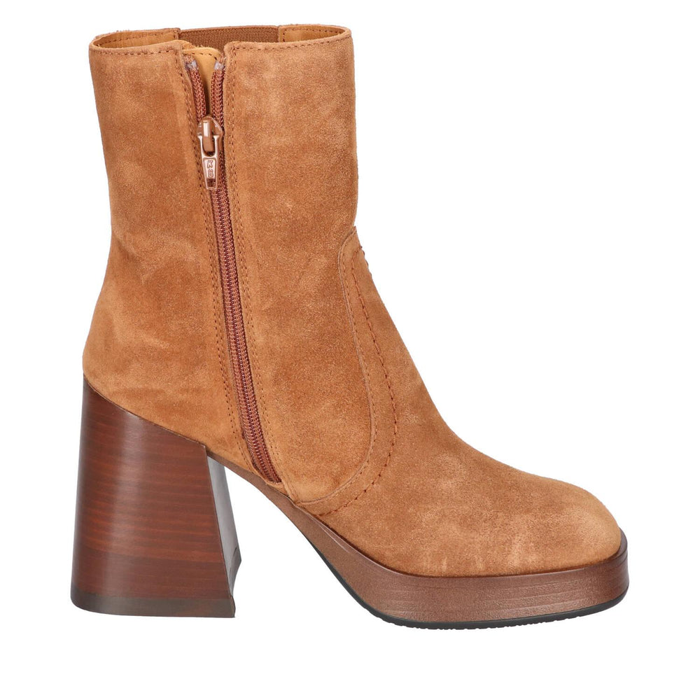 Booties, Cognac