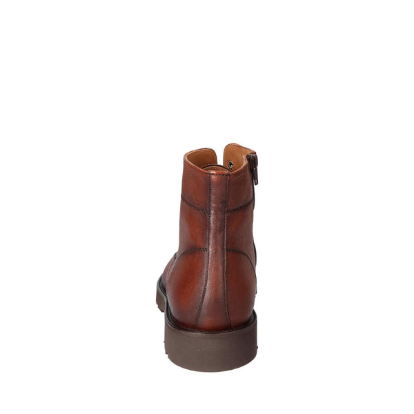 Boots, Cognac