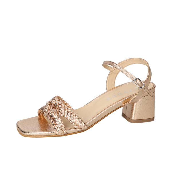 Sandalen, Goud