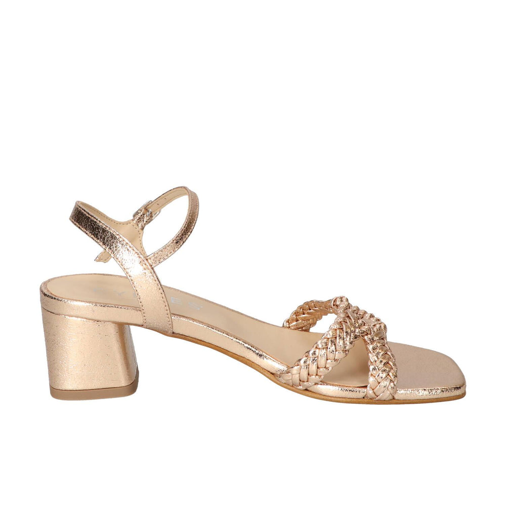 Sandalen, Goud