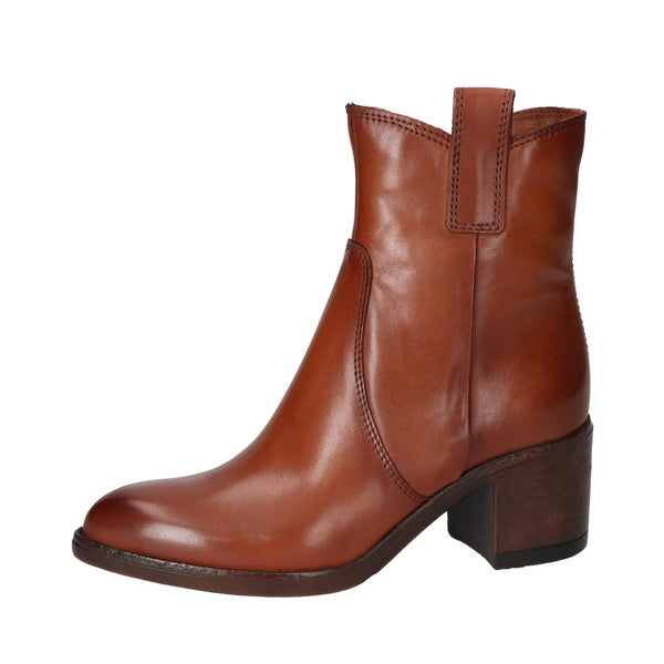 Booties, Cognac