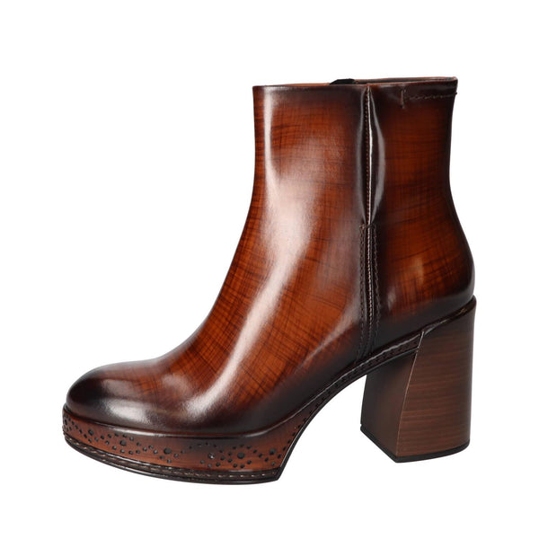 Booties, Cognac