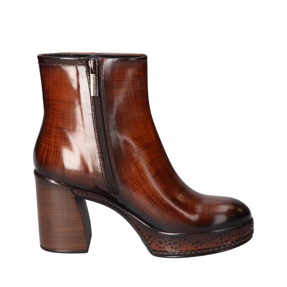 Booties, Cognac