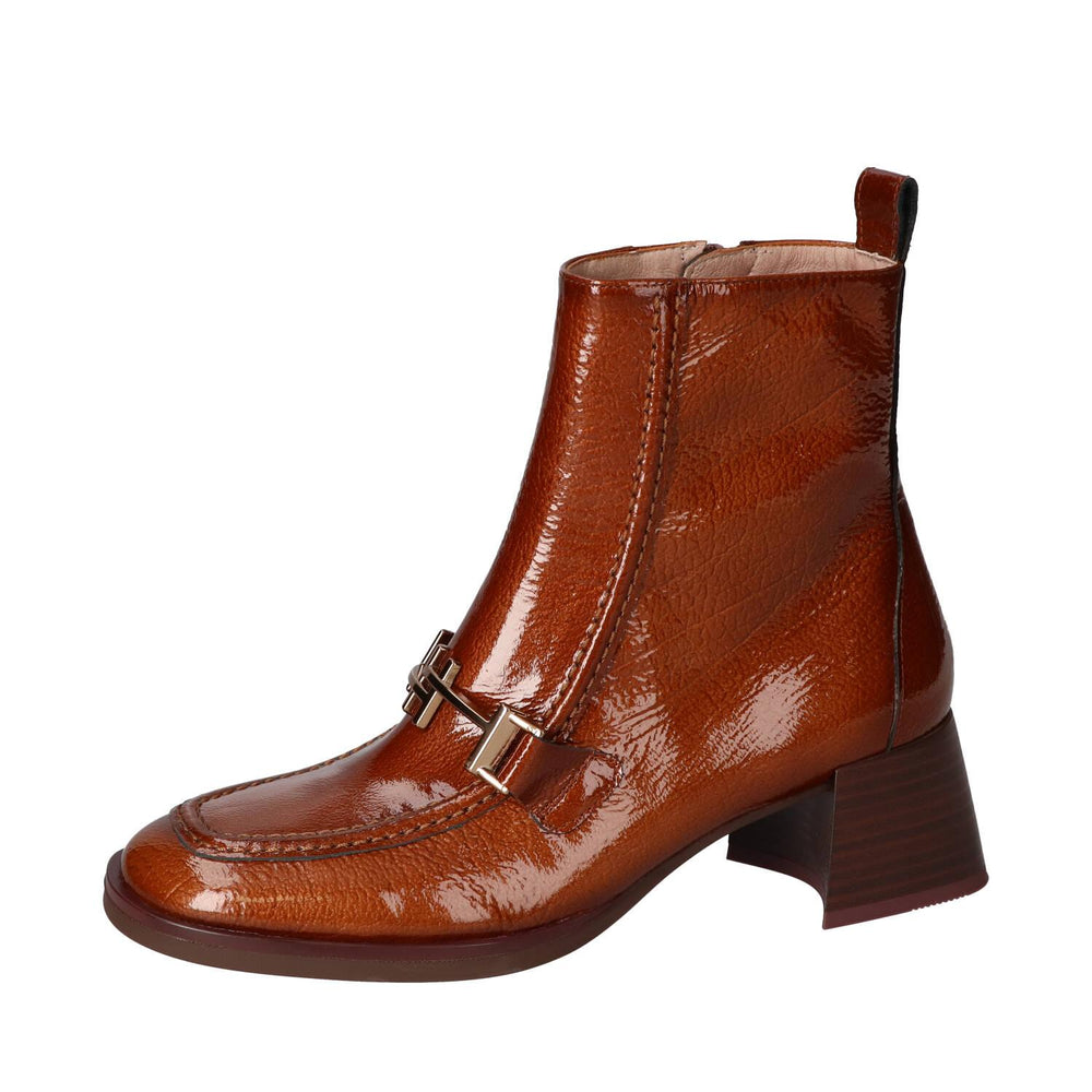 Booties, Cognac