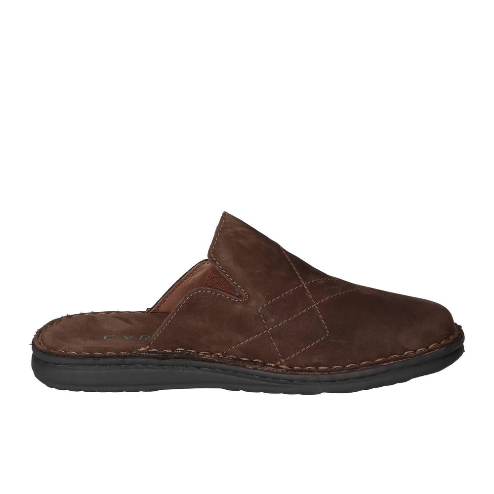 Chaussons, marron foncé