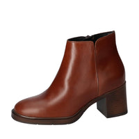 Booties, Cognac