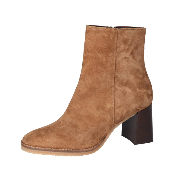 Booties, Cognac